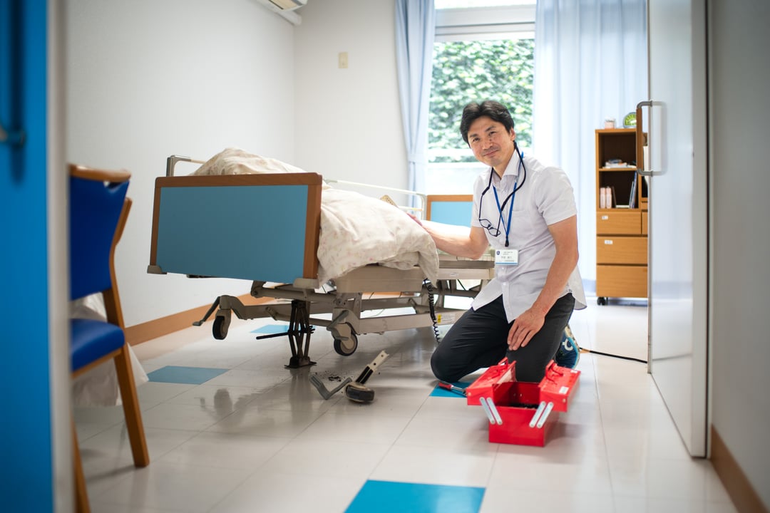 おむつを外した利用者さんが歩けたとき「目指す介護」の方向が見えた。35年間続けた今も介護の仕事に飽きない理由。